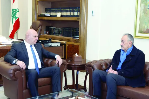 الرئيس جوزيف عون ملتقياً السفير سيمون كرم بعد مشاركته في اجتماع «الميكانيزم» (أرشيفية - الرئاسة اللبنانية)