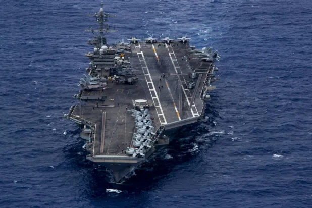 حاملة الطائرات «أبراهام لينكولن» تبحر في المحيط الهادئ قبل تغيير مسارها إلى الشرق الأوسط 8 يناير الحالي (الجيش الأميركي)