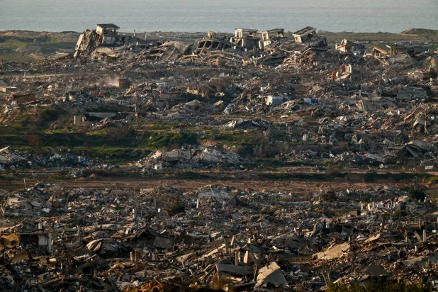 يسعى مجلس السلام لتثبيت وقفٍ دائم لإطلاق النار ودعم إعادة إعمار غزة (رويترز)