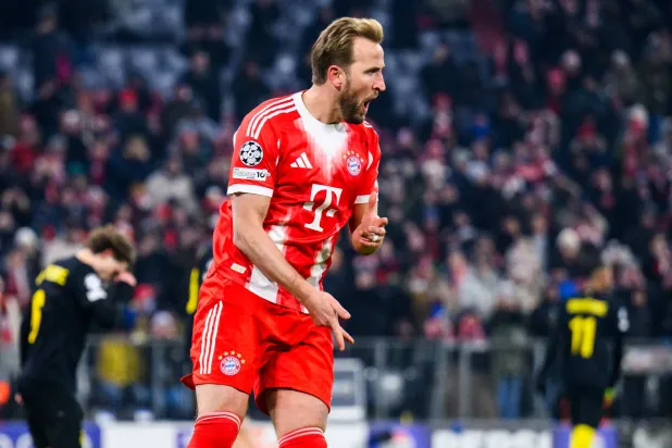 كين محتفلا بهدفه الثاني (د.ب.أ)