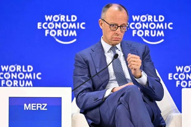Almanya Başbakanı Friedrich Merz, Davos'taki Dünya Ekonomik Forumu'nda konuşma yapıyor, (AFP)