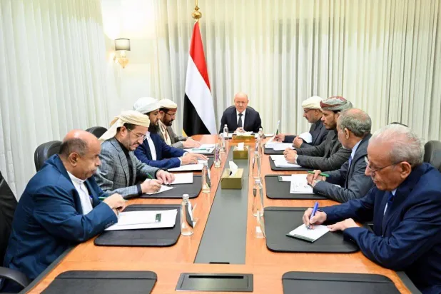 مجلس القيادة الرئاسي اليمني مجتمعاً في الرياض بكامل أعضائه (سبأ)