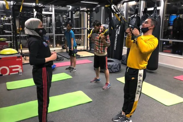 مواطنون يمارسون الرياضة في صالة رياضية في الأردن (أرشيفية - رويترز)