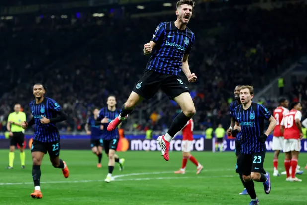 يدخل إنتر مواجهة بيزا الجمعة بطموح المحافظة على صدارته على أقل تقدير (د.ب.أ)