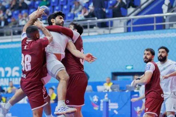 من المواجهة التي جمعت السعودية وقطر في البطولة الآسيوية لليد (الاتحاد السعودي لكرة اليد) 