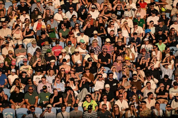 مباريات أستراليا المفتوحة تأثرت بالحرارة (أ.ف.ب)