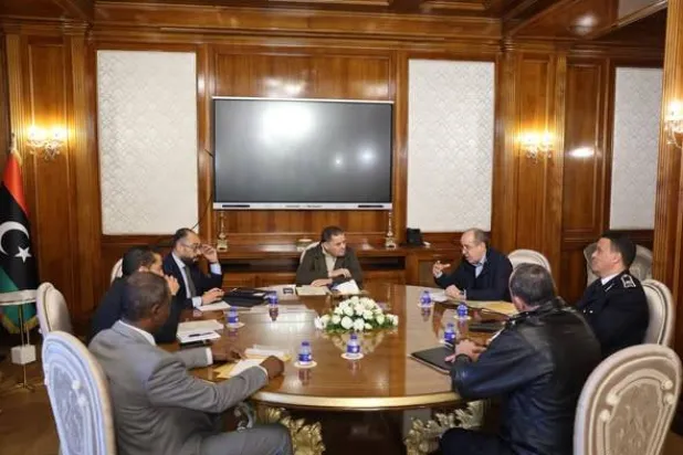 رئيس حكومة الوحدة في اجتماع لمتابعة أعمال لجنة ضبط الأسعار في العاصمة الليبية (مكتب الدبيبة)