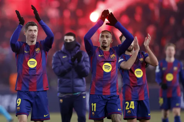 برشلونة يبحث عن العودة للانتصارات في الدوري بعد الفوز على سلافيا براغ في دوري أبطال أوروبا (رويترز)