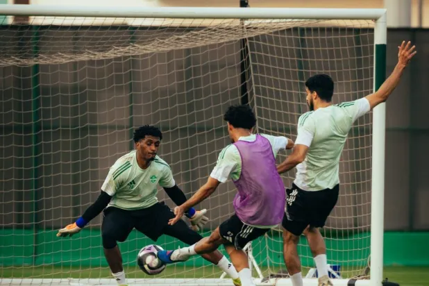 لاعبو الأهلي خلال تدريباتهم الأخيرة (موقع النادي)