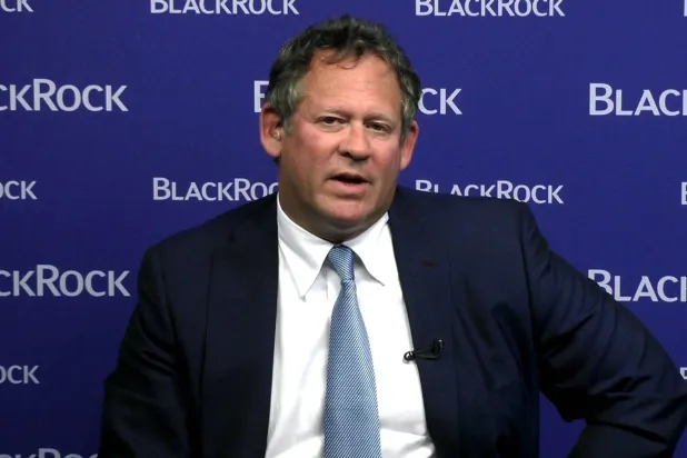 ريك ريدر كبير قسم الدخل الثابت في «بلاك روك» يتحدث في مناسبة من تنظيم «بلاك روك» (إكس)