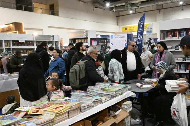 الأسعار الزهيدة اجتذبت رواد معرض الكتاب (هيئة قصور الثقافة المصرية)