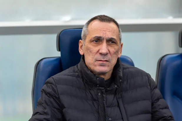 دونيس طالب الحكام بالعدالة مع الخليج (تصوير: عيسى الدبيسي)