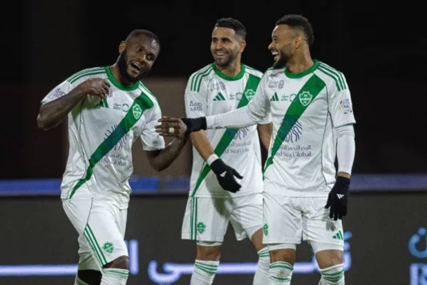 فرحة أهلاوية بأحد الأهداف في شباك نيوم (دوري روشن)