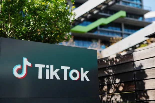 تحذير من تجسس «تيك توك» على التطبيقات الأخرى