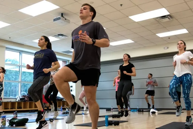 الجمع بين التمارين الهوائية وتمارين المقاومة يحسن صحة الكبد بسرعة (جامعة ولاية كاليفورنيا)