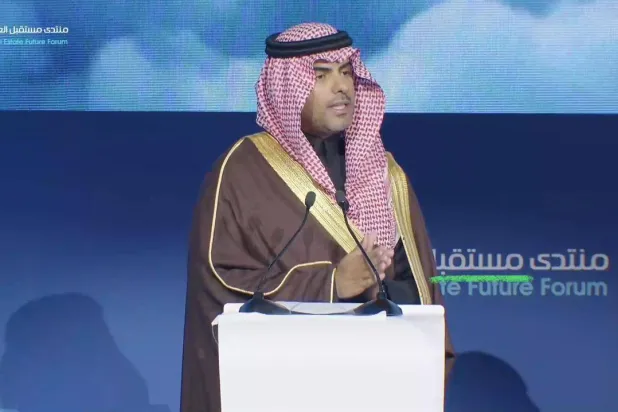 الرئيس التنفيذي للهيئة العامة للعقار المهندس عبد الله الحمَّاد يلقي كلمة في افتتاح «منتدى مستقبل العقار 2026» (الشرق الأوسط)