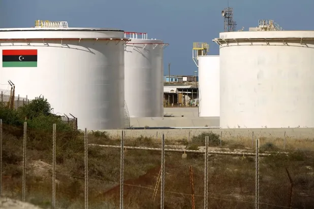 صهاريج لتخزين النفط في منشأة نفط بليبيا (إكس)