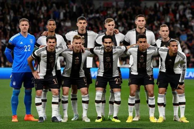 هل يغيب منتخب ألمانيا عن كأس العالم؟ (رويترز)