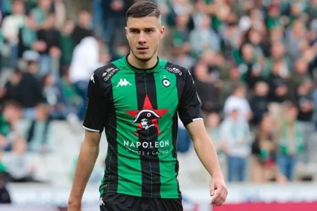 الليتواني إدغاراس أوتكوس يقترب من الخلود (نادي سيركل بروج)