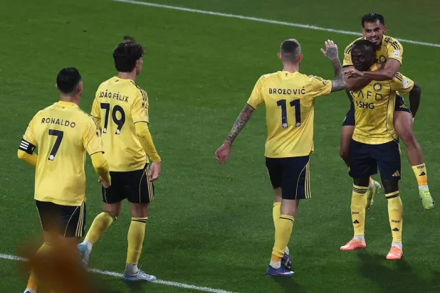 نجح النصر بانتصاره في تقليص الفارق مع المتصدر الهلال إلى 5 نقاط (نادي النصر) 