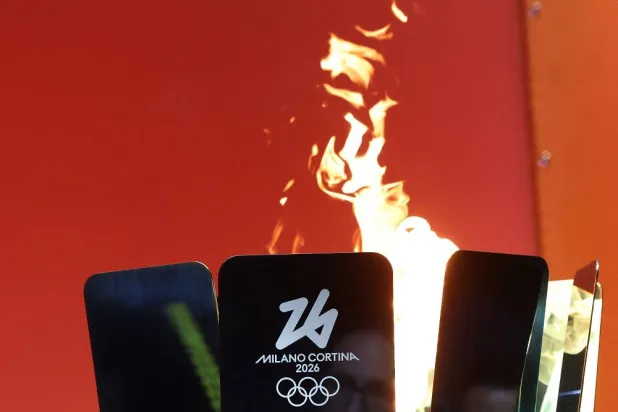 Milano Cortina 2026 Winter Olympics - Torch Relay - Cortina d'Ampezzo, Italy - January 26, 2026 General view of the Winter Olympics flame during the torch relay. (Reuters)