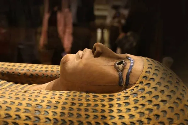 «خبيئة» المتحف المصري تبرز مقتنيات «ساحرة» للملوك والكهنة
