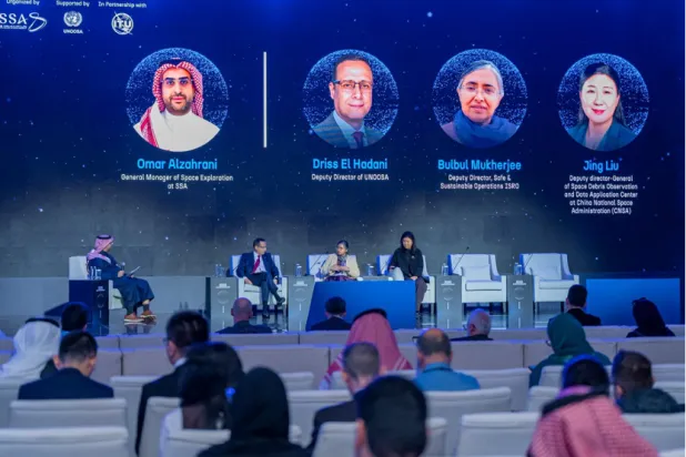 شهدت الجلسة مشاركة مسؤولين من السعودية والهند والصين والأمم المتحدة (وكالة الفضاء السعودية) 