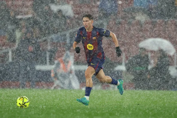 فيرمين لوبيز نجم برشلونة (رويترز)