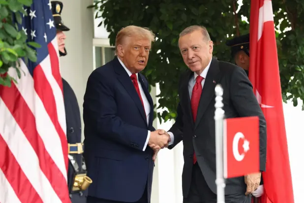 ABD Başkanı Donald Trump ve Türkiye Cumhurbaşkanı Recep Tayyip Erdoğan, 25 Eylül 2025'te Washington'daki Beyaz Saray'da gerçekleştirdikleri görüşmede, (Reuters)