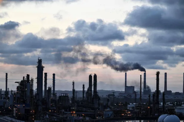 مصفاة إل باليتو في بويرتو كابيلو، ولاية كارابوبو، فنزويلا (أ.ف.ب)