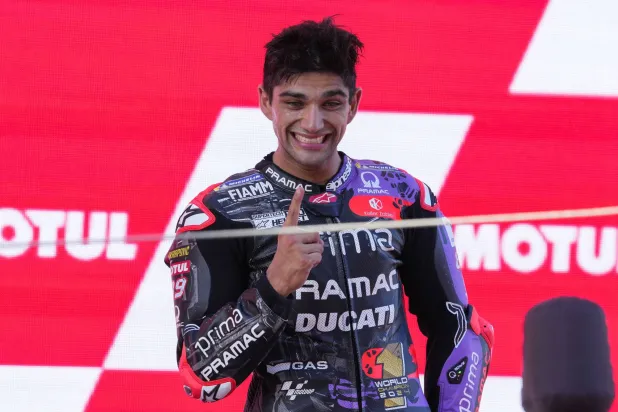 خورخي مارتن (رويترز)