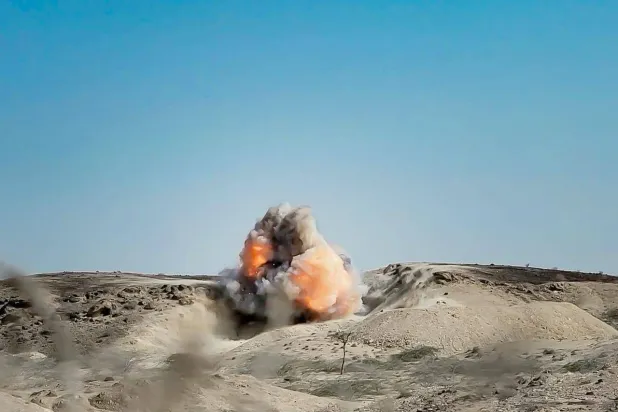 جانب من عمليات تدمير المخلفات الحربية (مسام)