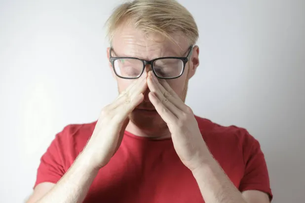 عندما يترافق الإرهاق مع التشاؤم وانعدام الجدوى يصبح الاكتئاب أمراً متوقعاً (بيكسلز)