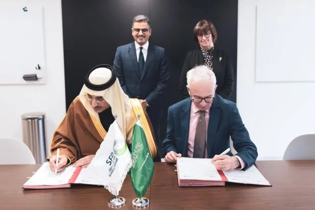 جانب من توقيع مذكرة التفاهم في جنيف الأربعاء (واس)