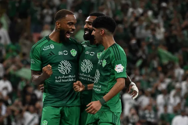 توني يحتفل بعد هدفه الثالث (تصوير: علي خمج)