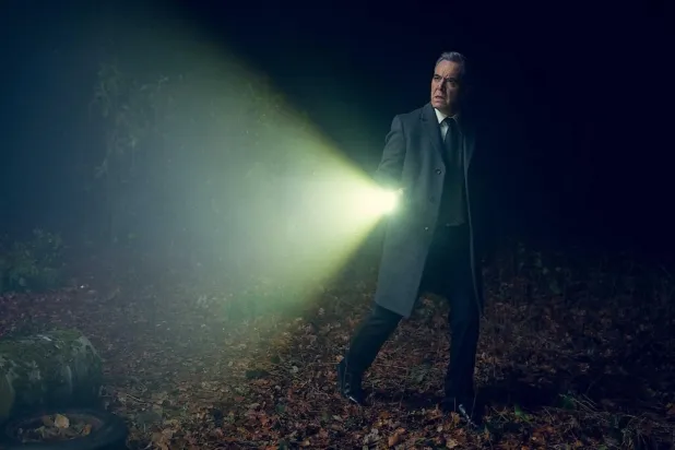 İki kez BAFTA'ya aday gösterilen İrlandalı oyuncu James Nesbitt, Hobbit: Beklenmedik Yolculuk (The Hobbit: An Unexpected Journey) ve Maç Sayısı (Match Point) gibi filmlerle de tanınıyor (Netflix)