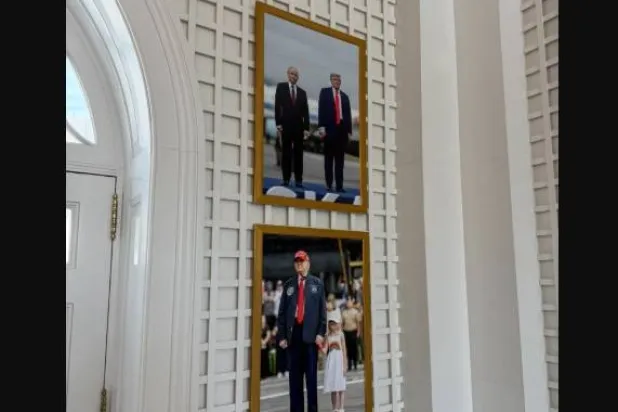 صورة الرئيس الأميركي دونالد ترمب ونظيره الروسي فلاديمير بوتين تظهر في البيت الأبيض (إكس)