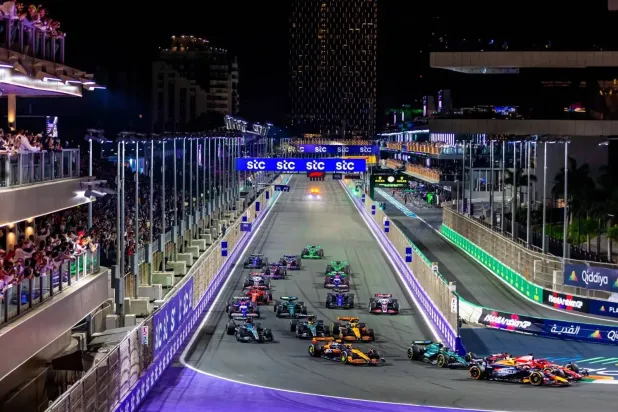 تُوجت جائزة السعودية الكبرى بلقب «أفضل حدث استعراضي في (الفورمولا 1)» (الشرق الأوسط)