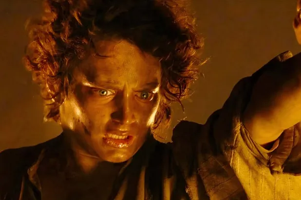 44 yaşındaki Elijah Wood, kariyerinde en çok Peter Jackson imzalı gişe canavarı Yüzüklerin Efendisi üçlemesinde canlandırdığı Frodo Baggins karakteriyle biliniyor (New Line Cinema/Warner Bros.)