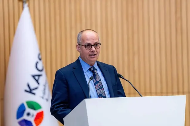 البروفسور عمر ياغي يتحدث خلال احتفاء مدينة الملك عبد العزيز للعلوم والتقنية به الخميس (واس)