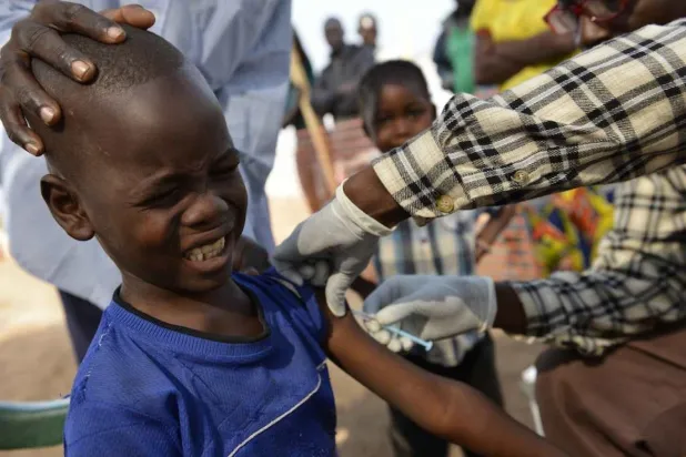 ABD yönetiminin Hepatit B aşısına dair politika değişikliğini, Afrika ülkesindeki deneyle meşrulaştırmaya çalıştığı iddia ediliyor (AFP/Arşiv)