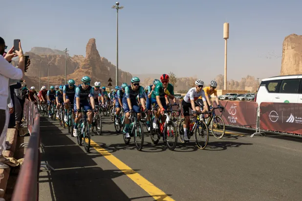 الدرّاجون خلال منافسات المرحلة الثالثة (الشرق الأوسط)