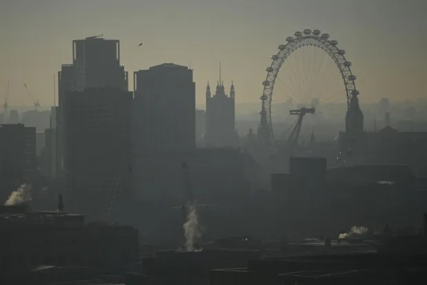 Çalışma, hava kirliliğine maruz kalanların MNH'ye yakalanma olasılığının yüzde 20 ila 30 daha yüksek olduğu uyarısı yapıyor (AFP)
