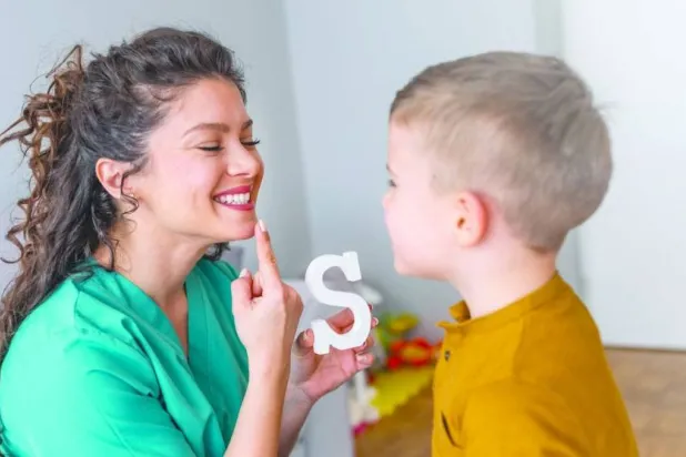 التدخل المبكر يساعد الأطفال المصابين بالتوحد على تحسين النطق