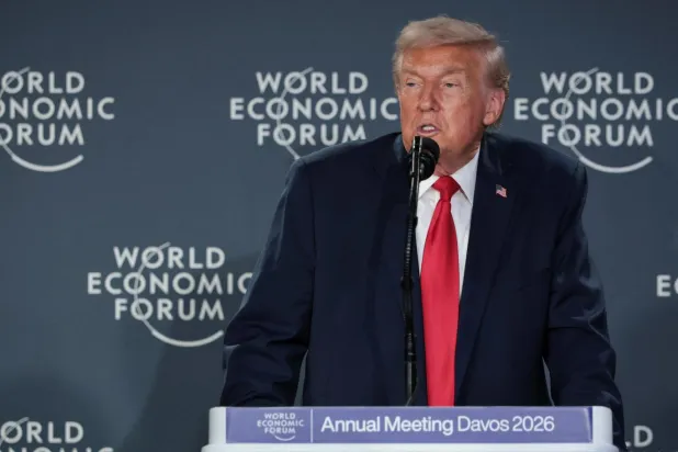 Trump, Davos zirvesi öncesinde Grönland'ı ilhak tehditlerini artırmıştı (Reuters)