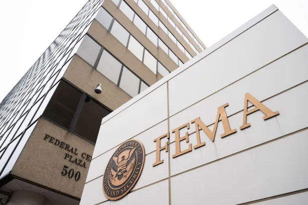 Trump yönetiminin, FEMA'nın işgücünü yarı yarıya azaltmayı planladığı yeni bir davada iddia ediliyor (AFP)