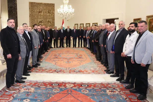 الرئيس اللبناني جوزيف عون مستقبِلاً وفد رؤساء بلديات القرى الحدودية الجنوبية (الرئاسة اللبنانية)