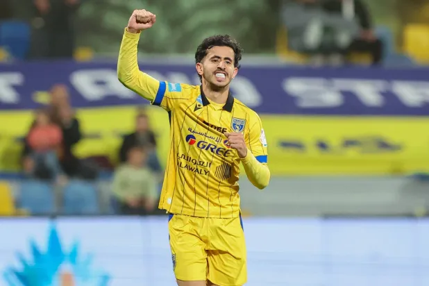 القحطاني محتفلاً بهدف الفوز على الأخدود (دوري روشن)