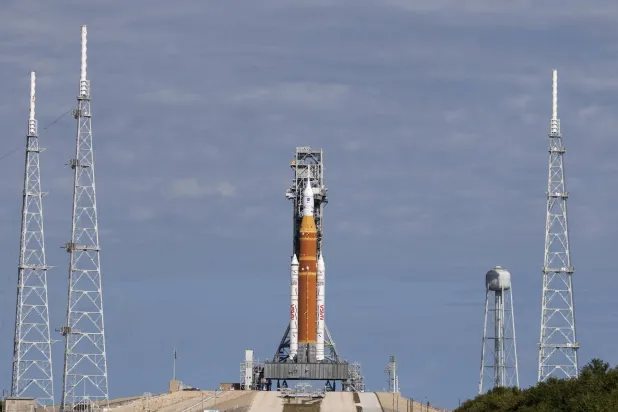 «ناسا» كانت على أهبة الاستعداد لإجراء اختبار تزويد الصاروخ التابع لمهمة «أرتيميس» (إ.ب.أ)