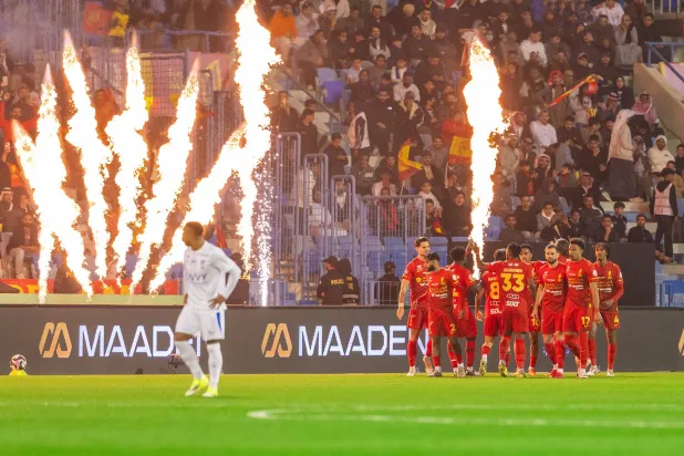 فرحة قدساوية على ايقاع نوافير النار في ملعب الدمام (تصوير: عيسى الدبيسي)